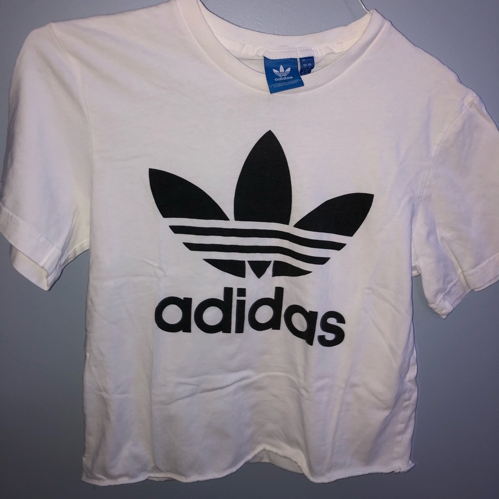 Cropped Adidas tshirt